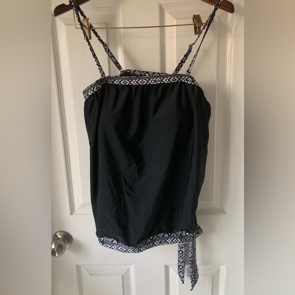 ☀️ 3/$20 CUPSHE Tankini Top Large